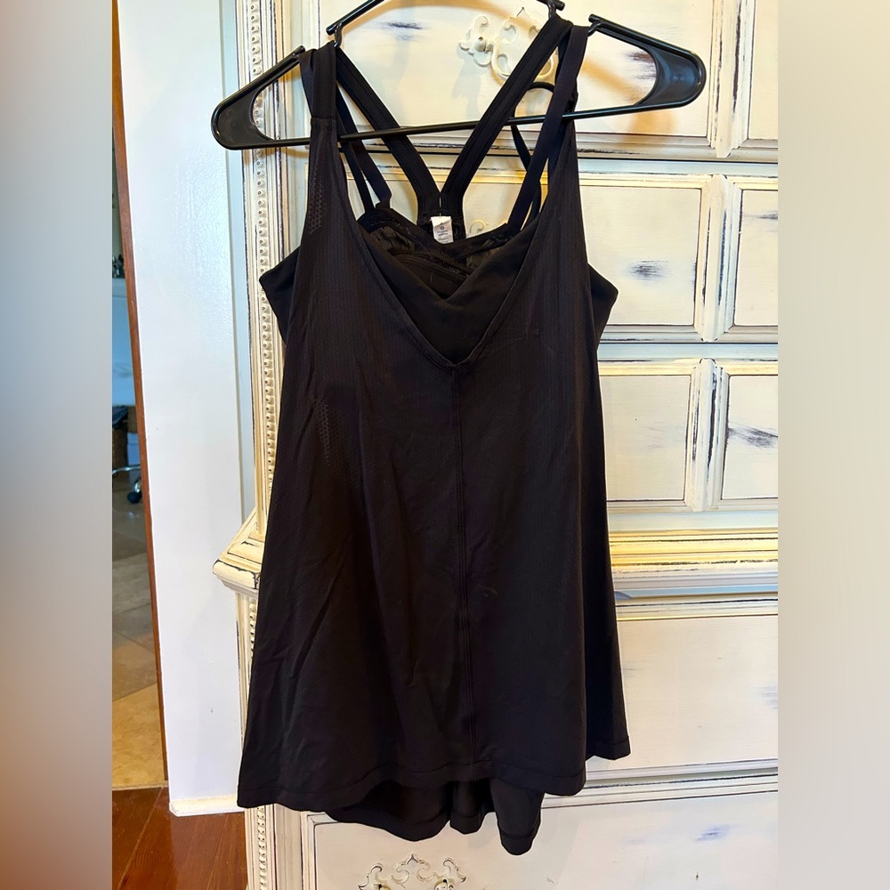 Lululemon exercise top